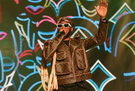 fally ipupa veste louis vuitton|Fally Ipupa: Fendi Veste and Warrior Style in Ovo Arena, .